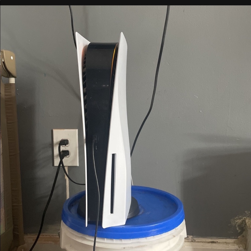 Ps5 - Picture 2 of 3